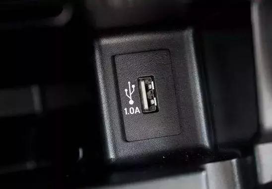 车上给手机充电,在车上给手机充电能充多久