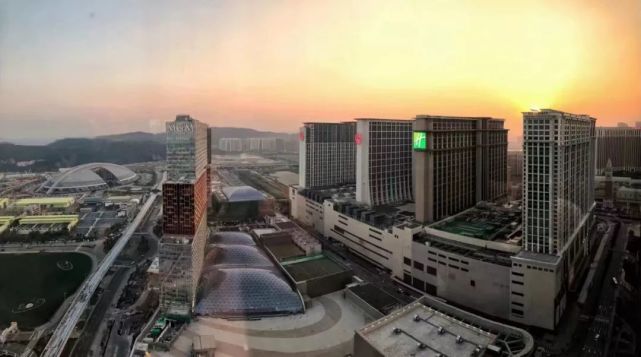 一场穿越时空的旅行,鎏金岁月属于什么类型