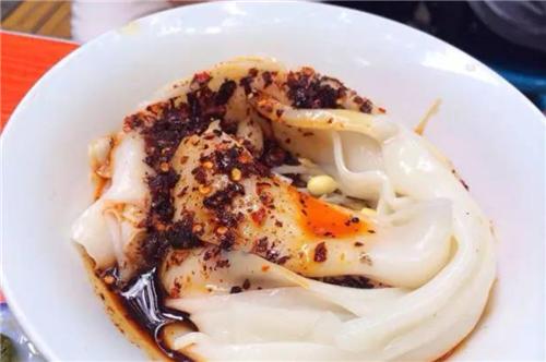 红专南路美食一条街有停车场吗,红专南路老字号美食街