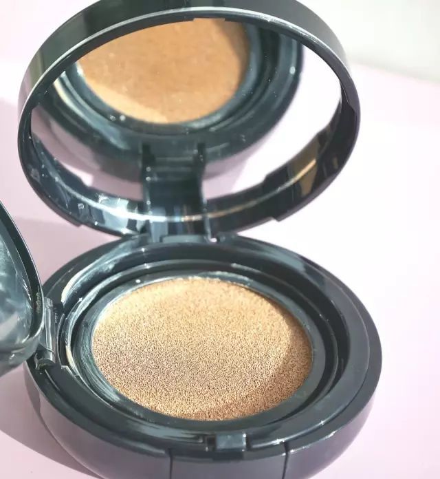 ysl气垫摇滚测评,珂莱欧和ysl气垫对比