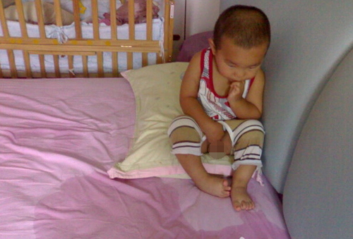 宝宝快三岁了自己还是不会大小便,宝宝快3岁了还不会自己如厕