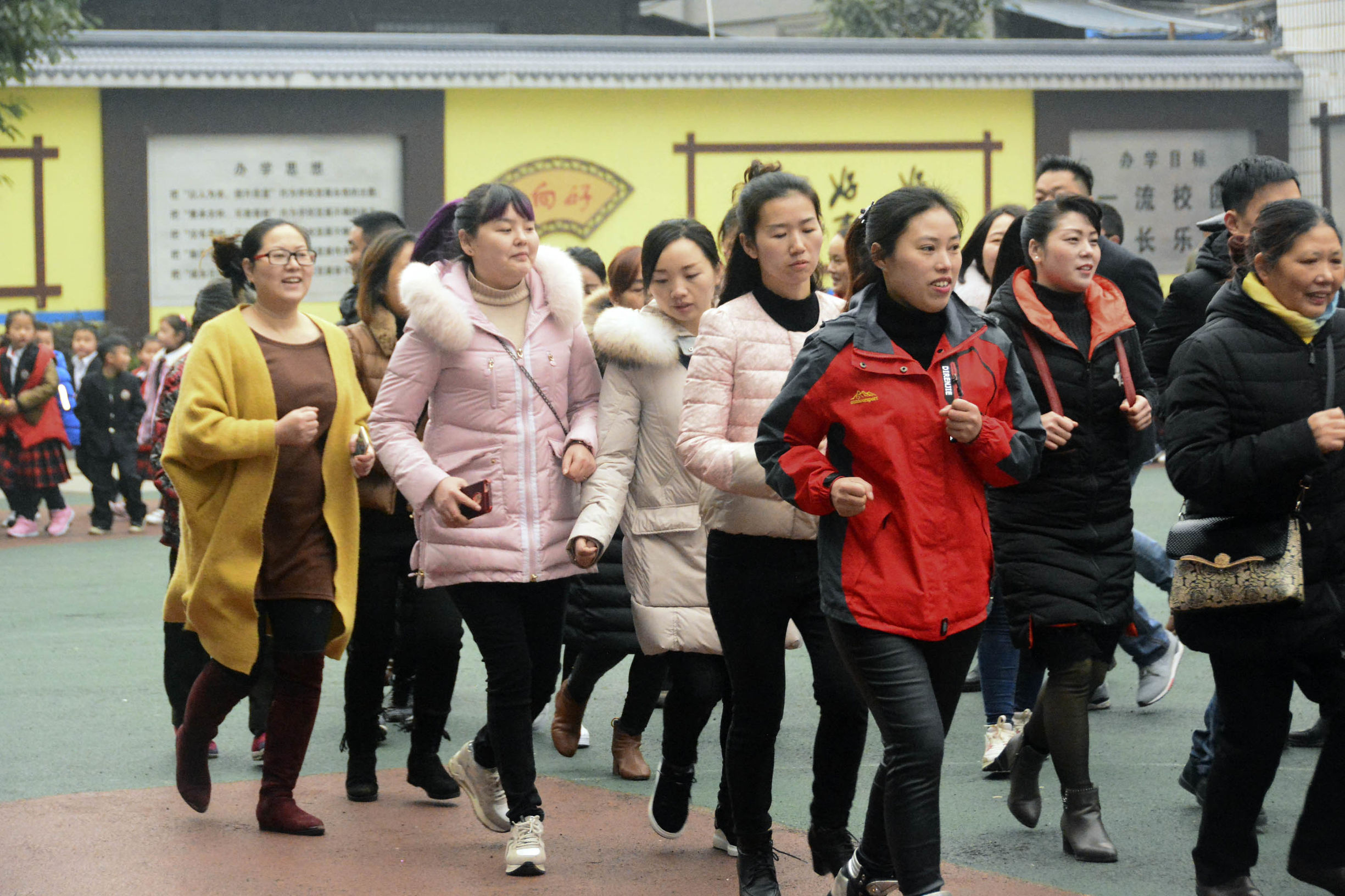 冬季亲子运动会游戏大班,巴州三中运动会