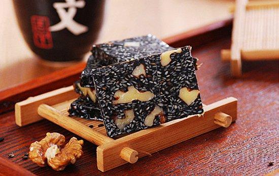 阿胶糕的正确熬制方法及食材,阿胶糕蒸和熬功效区别