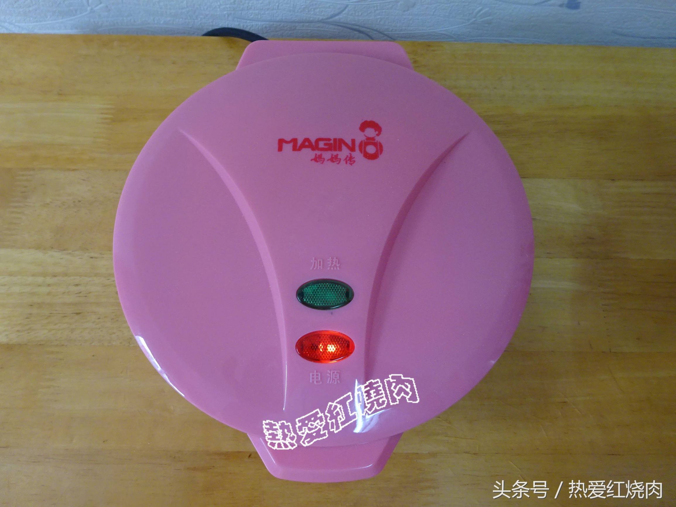 不用烤箱就能做出软绵绵的蛋糕,没有烤箱也能做的简单慕斯蛋糕