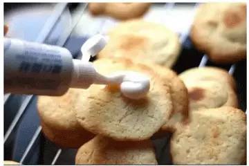 明天愚人节|小财送你办公室整蛊全攻略，对不起了，领导！