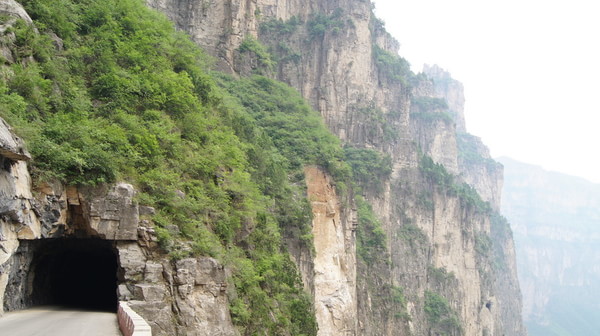 游玩河北邯郸东太行挂壁栈道,西安出发自驾太行挂壁免费公路