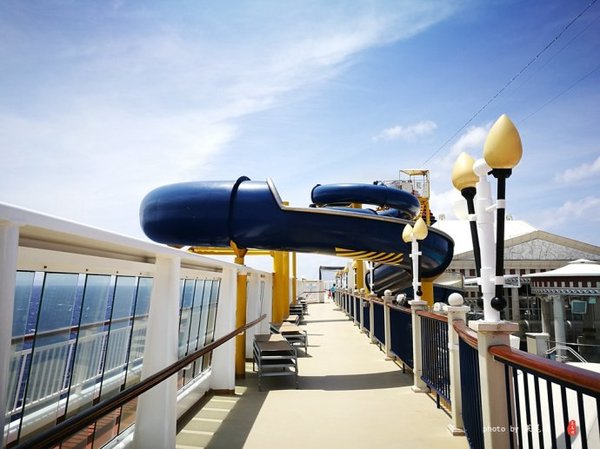 珊瑚海日本,陪你去看海底世界