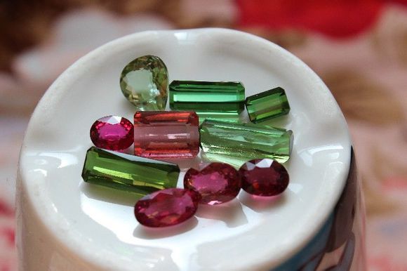 西瓜碧玺是什么宝石,西瓜碧玺怎么分别好坏