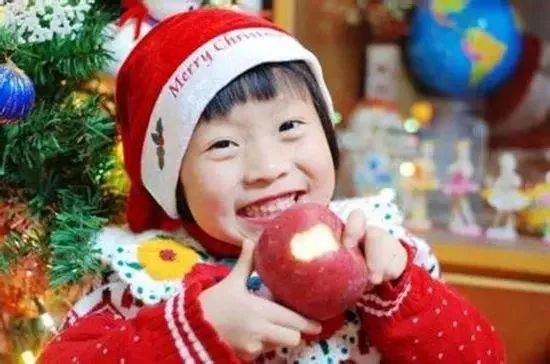 平安夜吃苹果是中国特有的吗,原来平安夜送苹果是这个意思