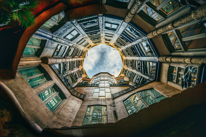 巴塞罗那最奢华的购物街