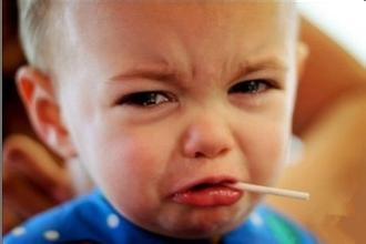 宝宝上火出眼屎怎么快速有效解决,宝宝上火了怎么办快速解决