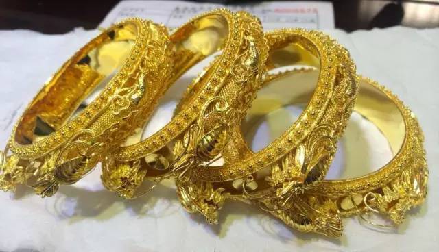 90后富豪：英国皇家珠宝鉴定师，大学半年赚30万