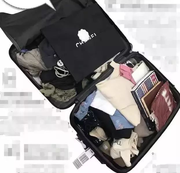 留学生带了5个coach包回国，下飞机后发现全部不翼而飞！机场的托运黑幕，细思极恐……