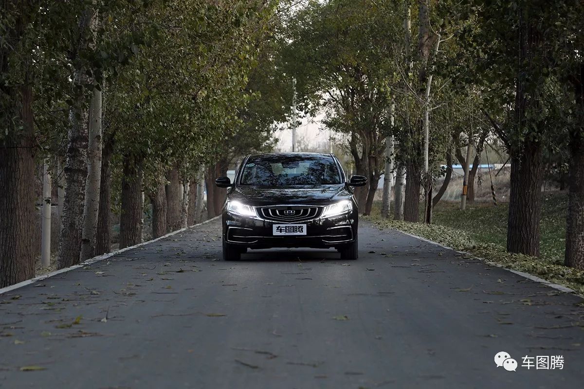 体验最美国产全新中型车,最新博瑞1.8t轿车
