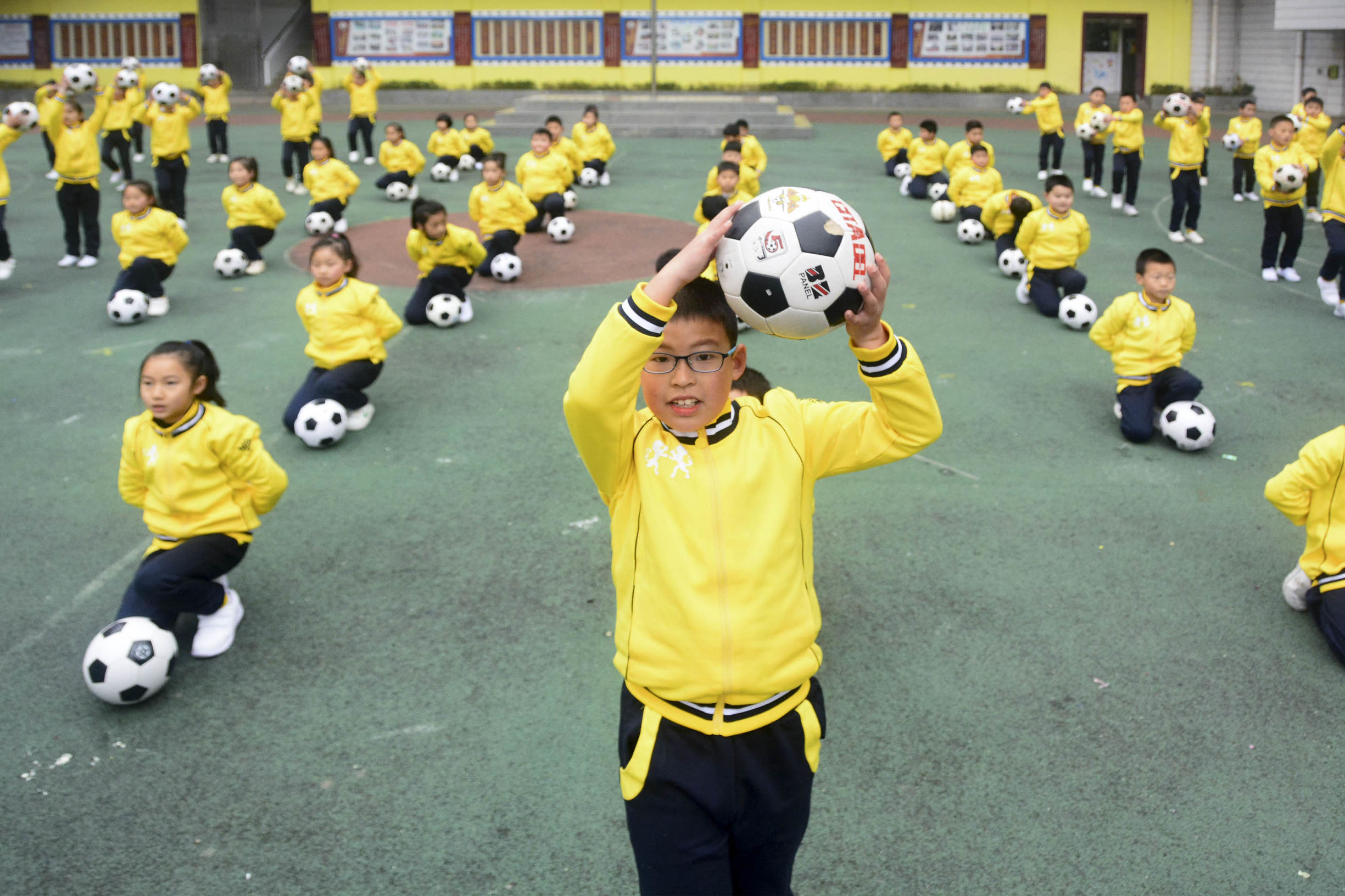 三小校运会啦啦操,巴中市巴州区三小足球操