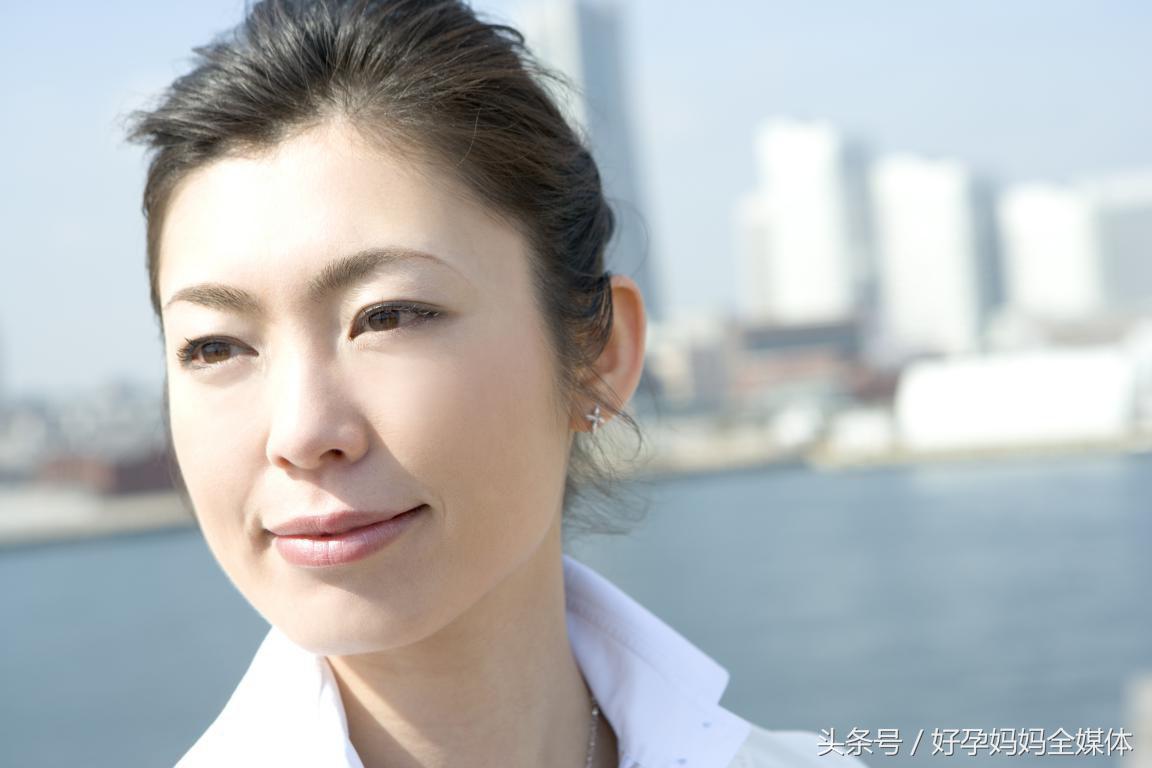 产后出血如何确认是来月经,产后第一次来月经来几天正常