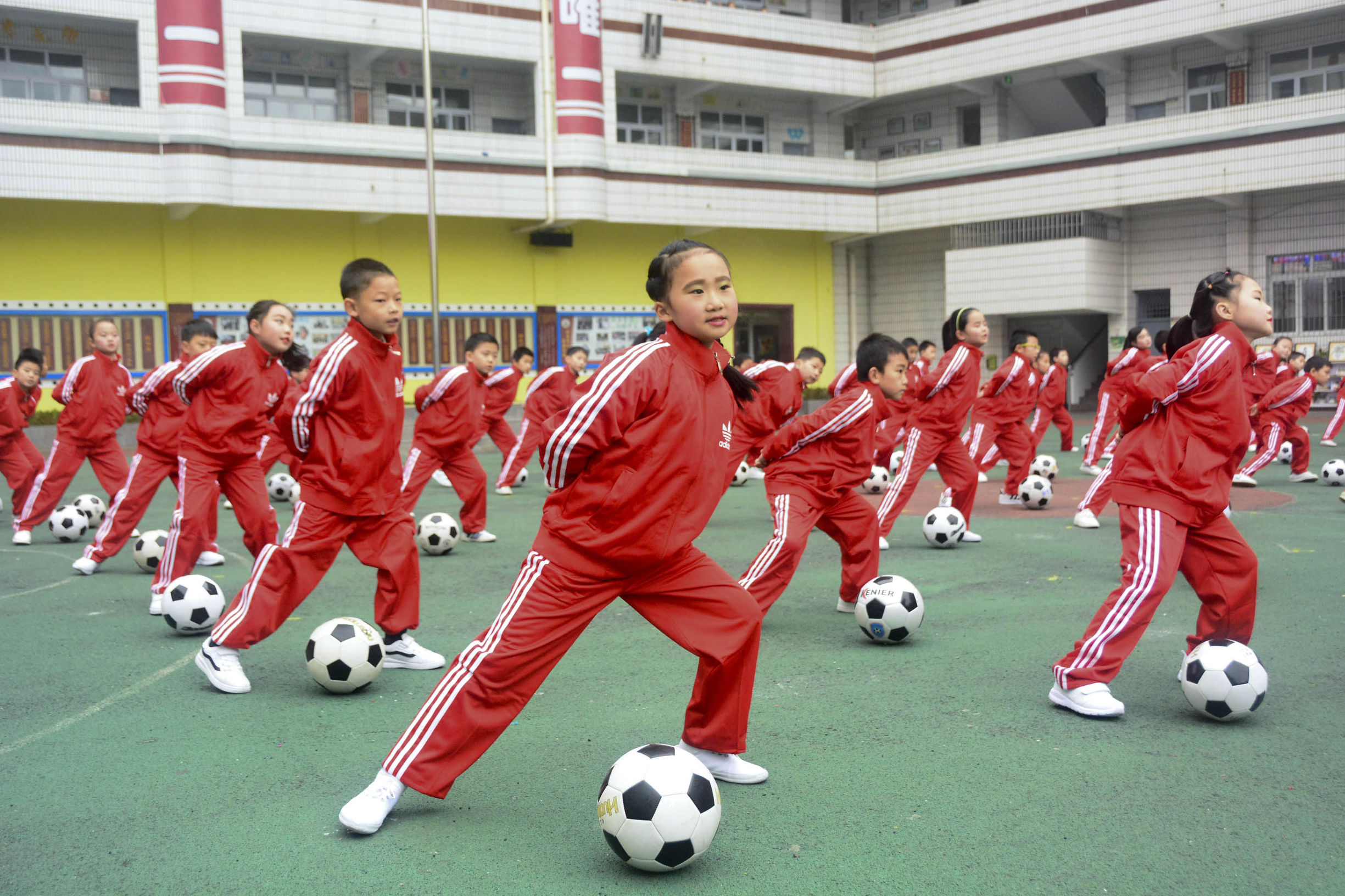 红山区第17小学足球啦啦操,三小校运会啦啦操