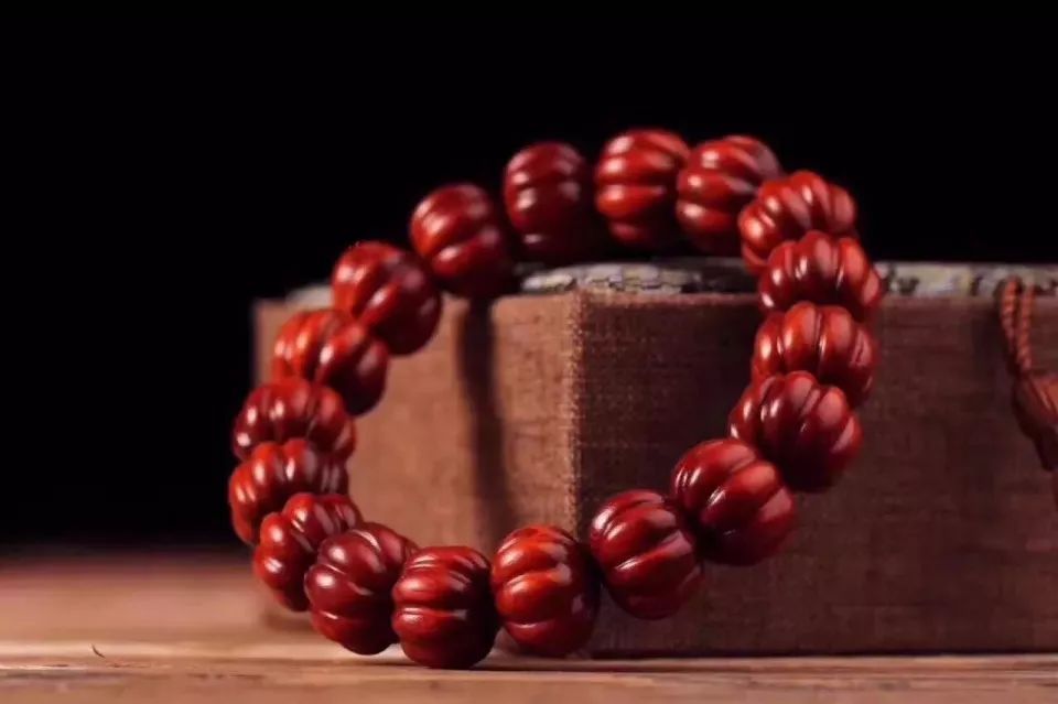 108颗手串四圈太紧三圈太松怎么办,小叶紫檀手串盘玩袋使用方法
