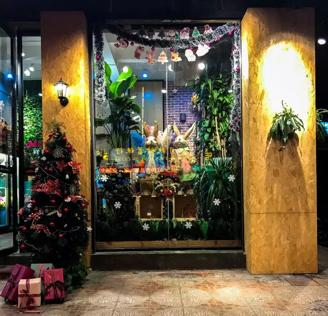 上廓街竟然有间360°鲜花环绕的小店