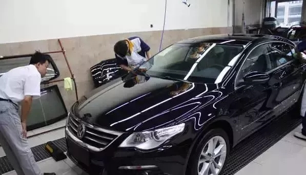 打蜡封釉镀膜镀晶保养车漆门道多,打蜡镀晶封釉都有什么区别