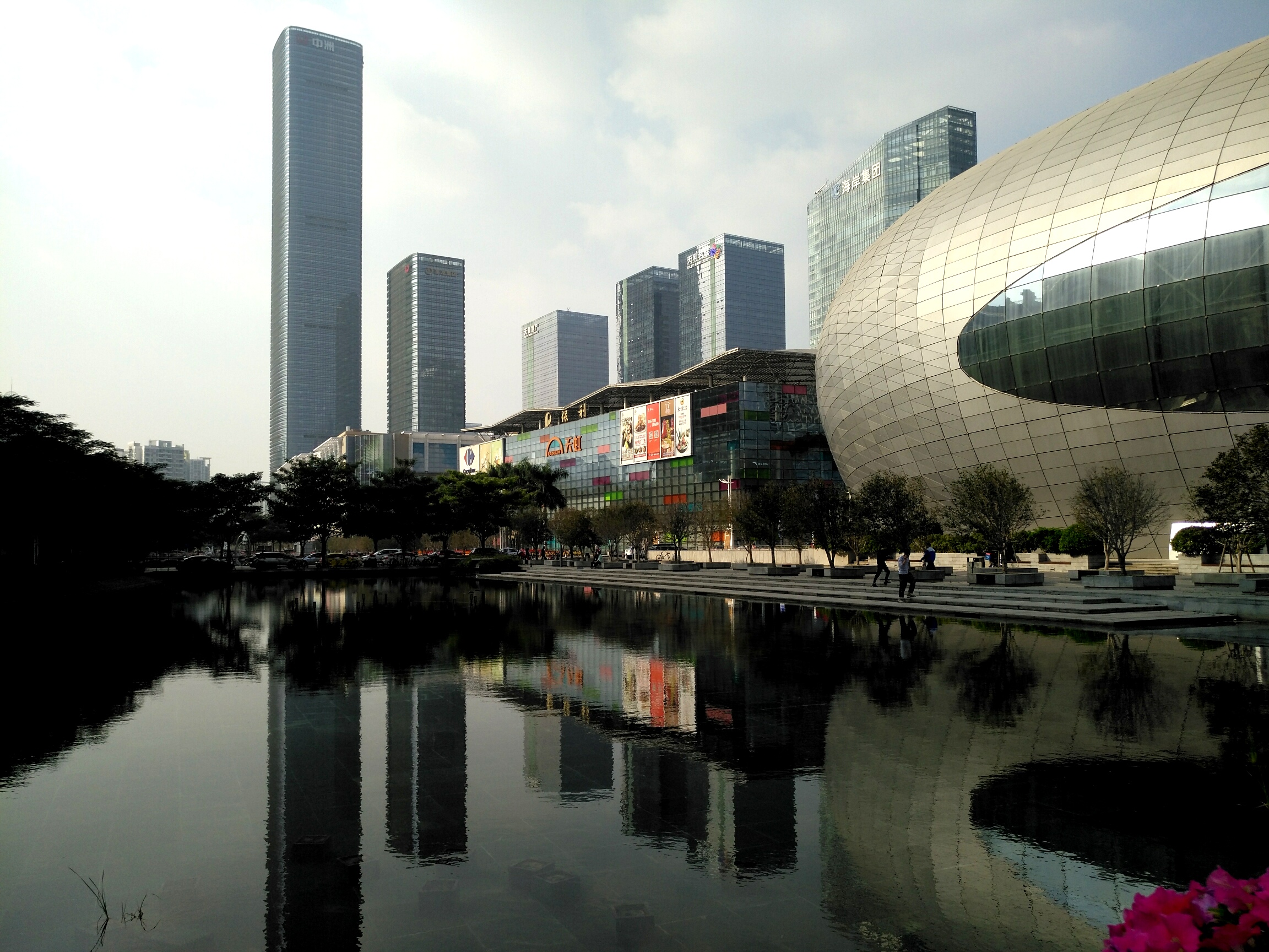 实拍深圳最强区南山区，看看它的城建如何