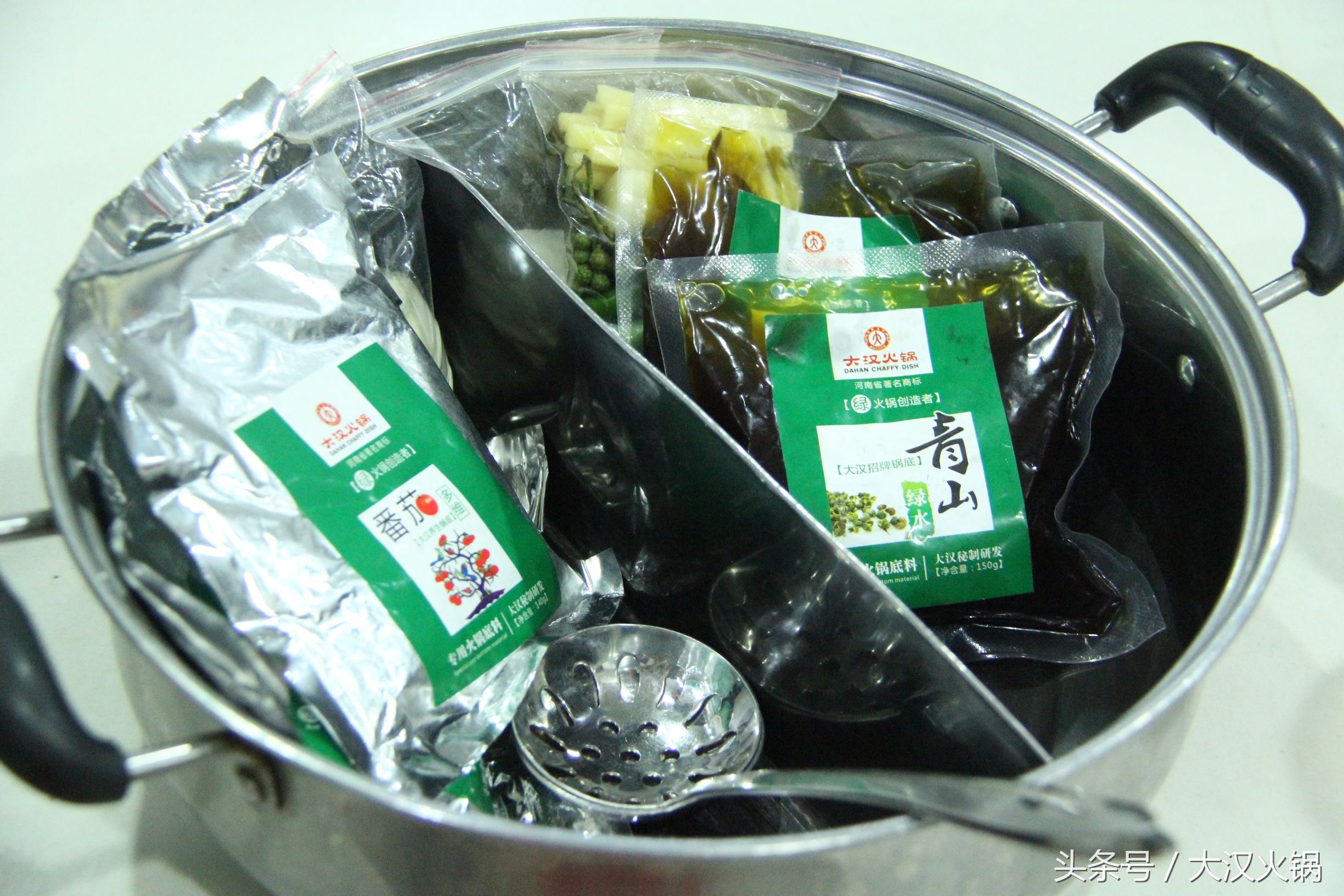 他在濮阳建了个34000平米的火锅基地，就为卖一份人均50元的火锅