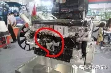 重汽德国曼发动机打气泵咋拆,重汽曼机燃气发动机气泵拆卸