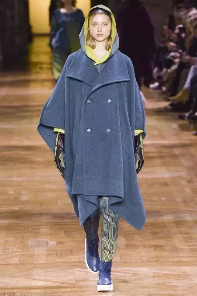 淘衣材服装辅料,2018冬季女装大衣最流行