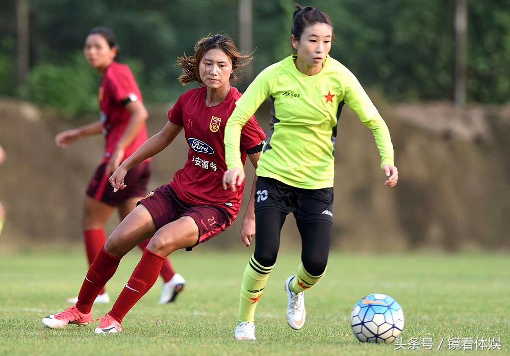 2017镜看体娱与佛山体育的50瞬间｜与巴萨球员偶遇与草根球星并肩