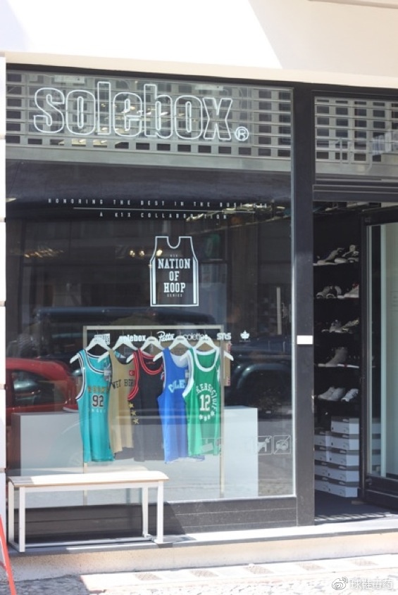 别天天盯着手机刷X宝了，是时候看看国外的这些神级鞋店了