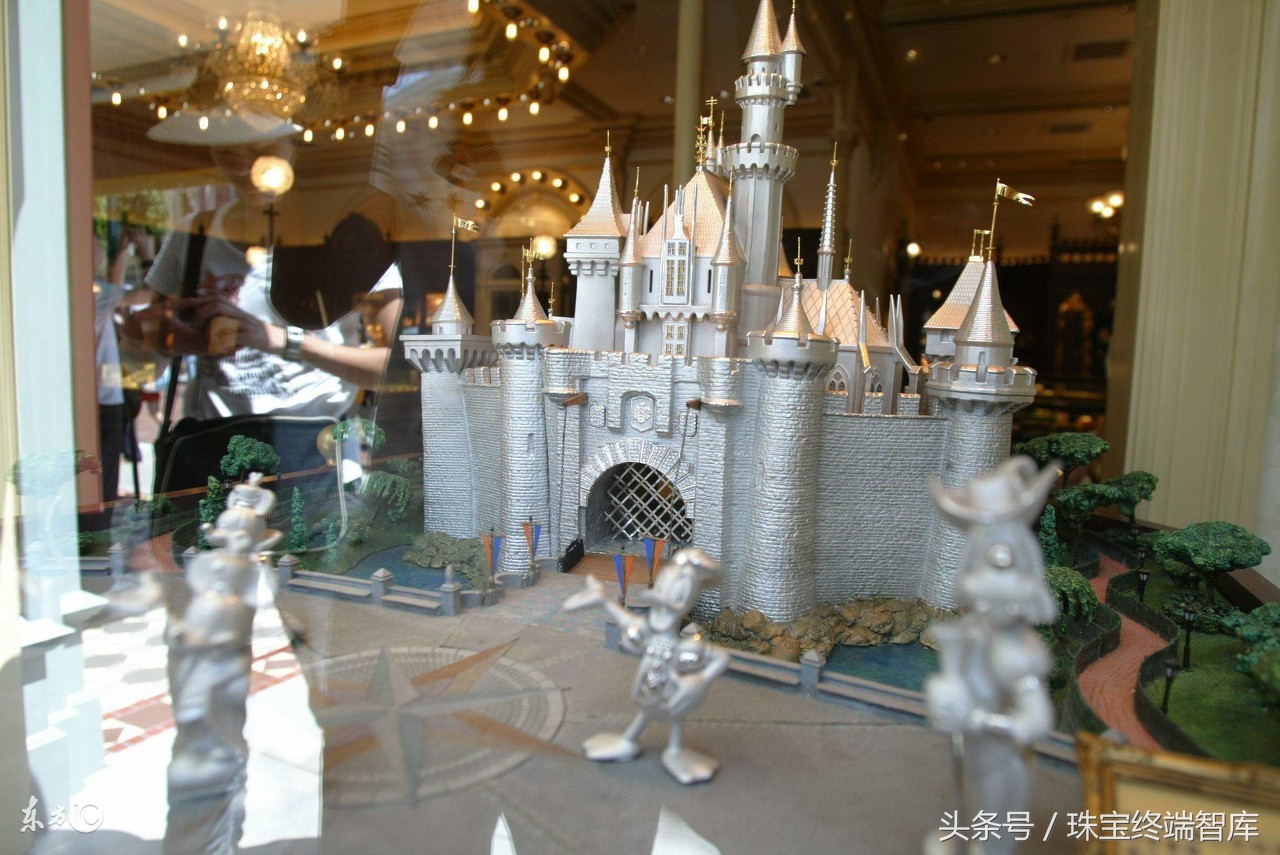 怎样度过珠宝店的“痛经期”