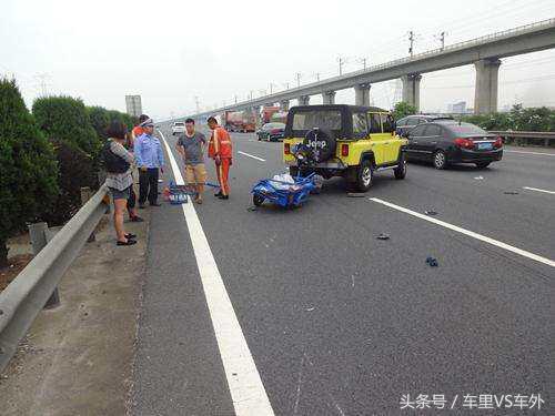 开车正常行驶撞死人了会什么后果,汽车在公路上撞死狗要赔钱吗