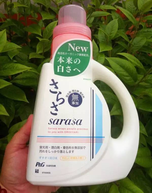 天王嫂带小女儿逛街,天王嫂带女儿逛街