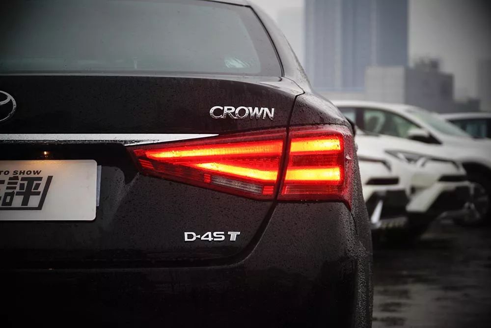 汽车导购丰田汽车,新款丰田皇冠购车手册