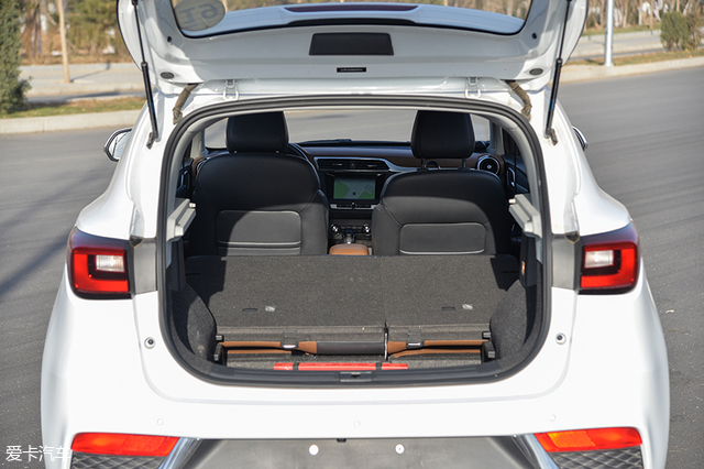 爱卡suv,名爵zs2020款1.5l是三缸还是四缸