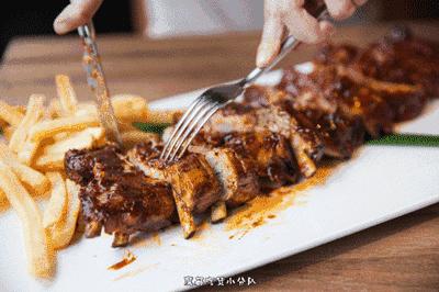 端不动的鱼缸鸡尾酒，边嚼边喝