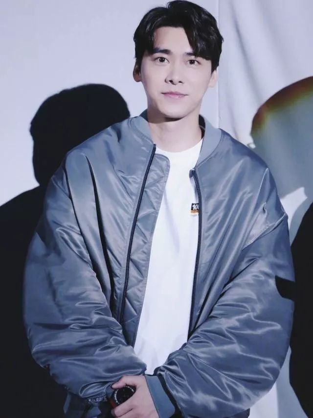杨洋李易峰穿衣搭配,明星私服穿搭李易峰