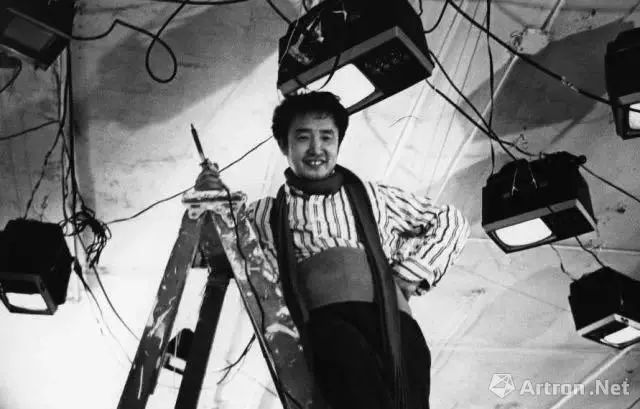 白南准与博伊斯,白南准向博伊斯致敬