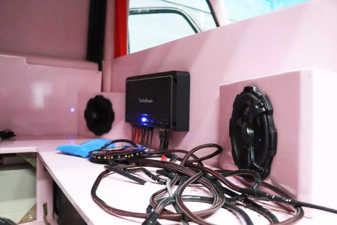 FMC第七集：使徒来袭！我们改装了一台2W块的面包车拯救世界