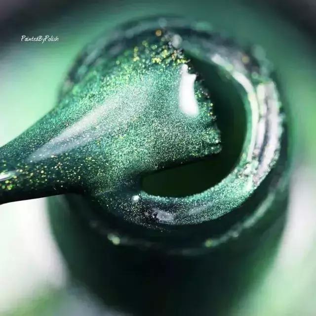 红色挑心系列美甲,明星同款纯色美甲推荐