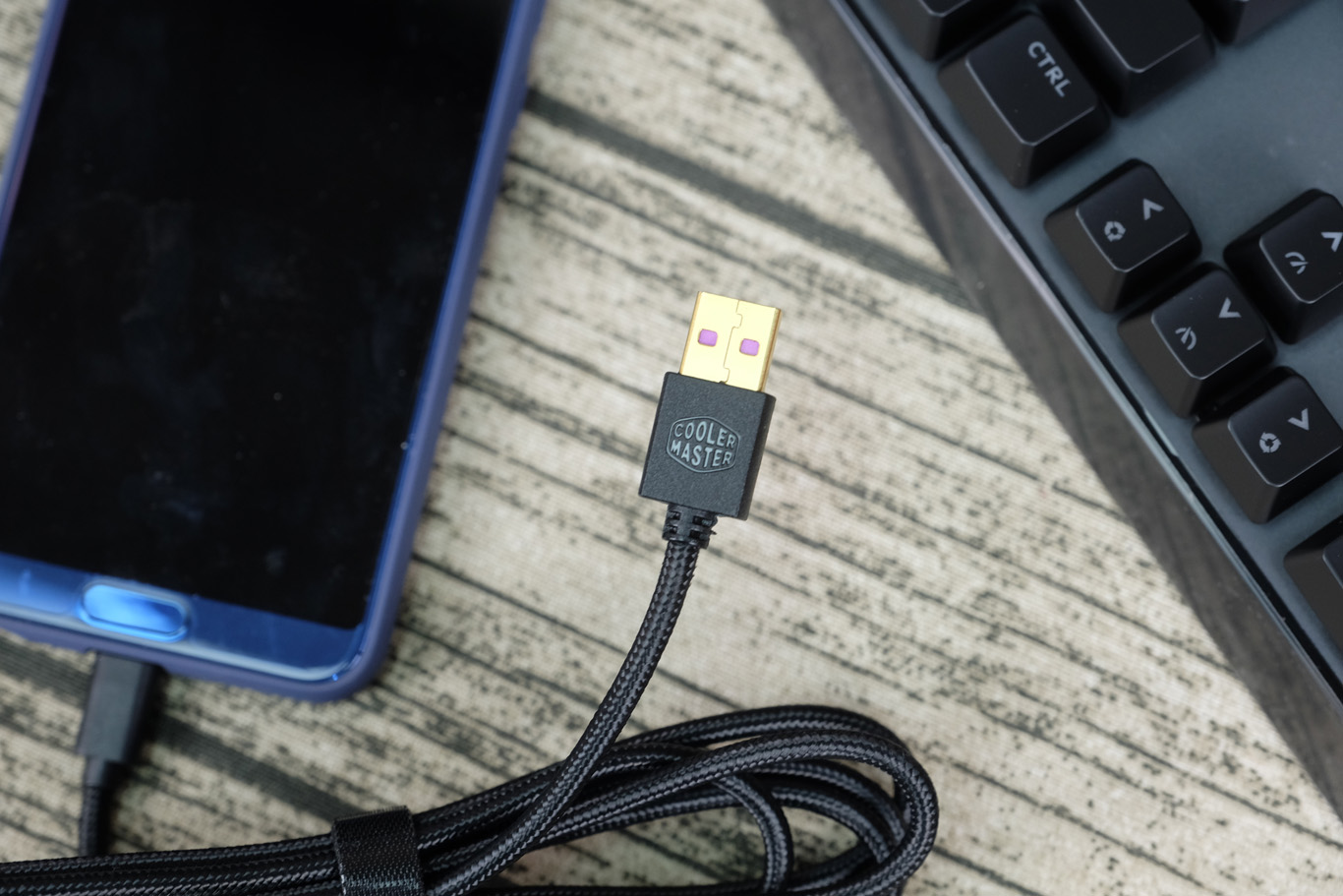 酷冷至尊单手机械键盘测评,酷冷至尊机械键盘测评