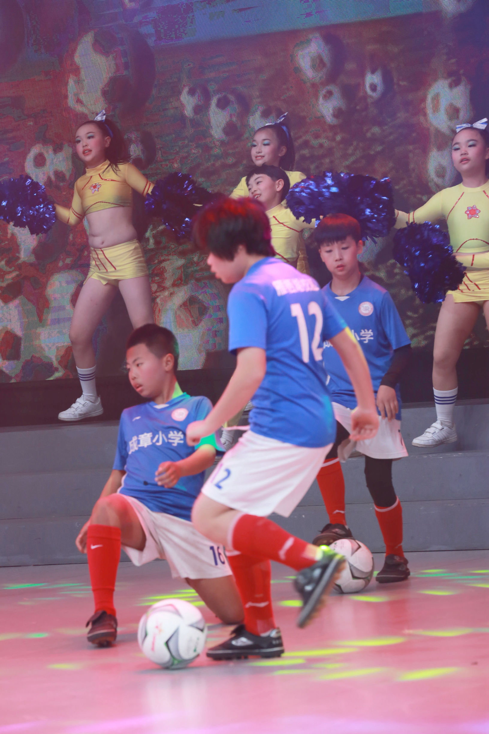 足球秀幼儿园,快乐足球阳光童年