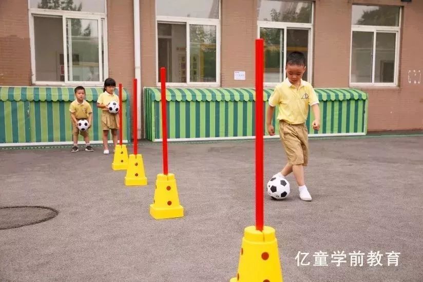 足球趣味训练多人小游戏,足球小游戏最好玩的第一名