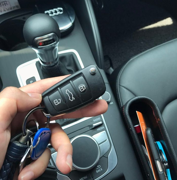 90后小伙花38万买辆奥迪敞篷A3，直言钥匙成为心中的痛点