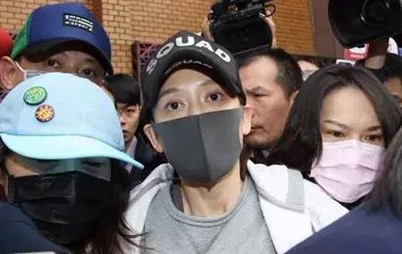 卫生棉中毒截肢,卫生棉条致女孩截肢