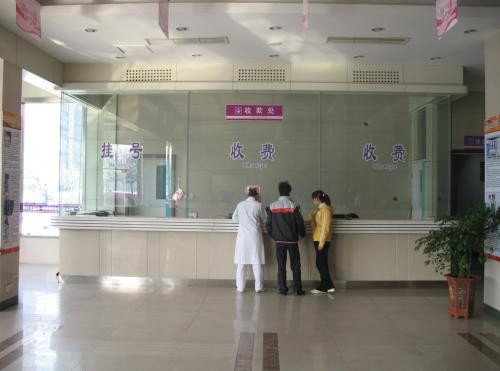 一岁孩子感冒脱水后尿少,小孩感冒后尿少怎么办