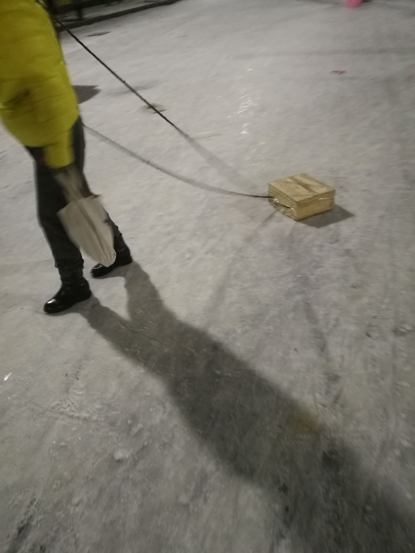 滑雪场滑雪装备有哪些,滑雪场地的滑雪工具