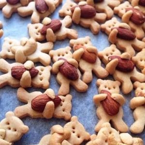 学做小熊杏仁饼干,宝宝健康动物造型饼干零食