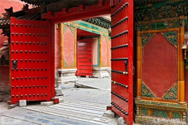 为什么防盗门的颜色都是猪肝红,红棕色防盗门