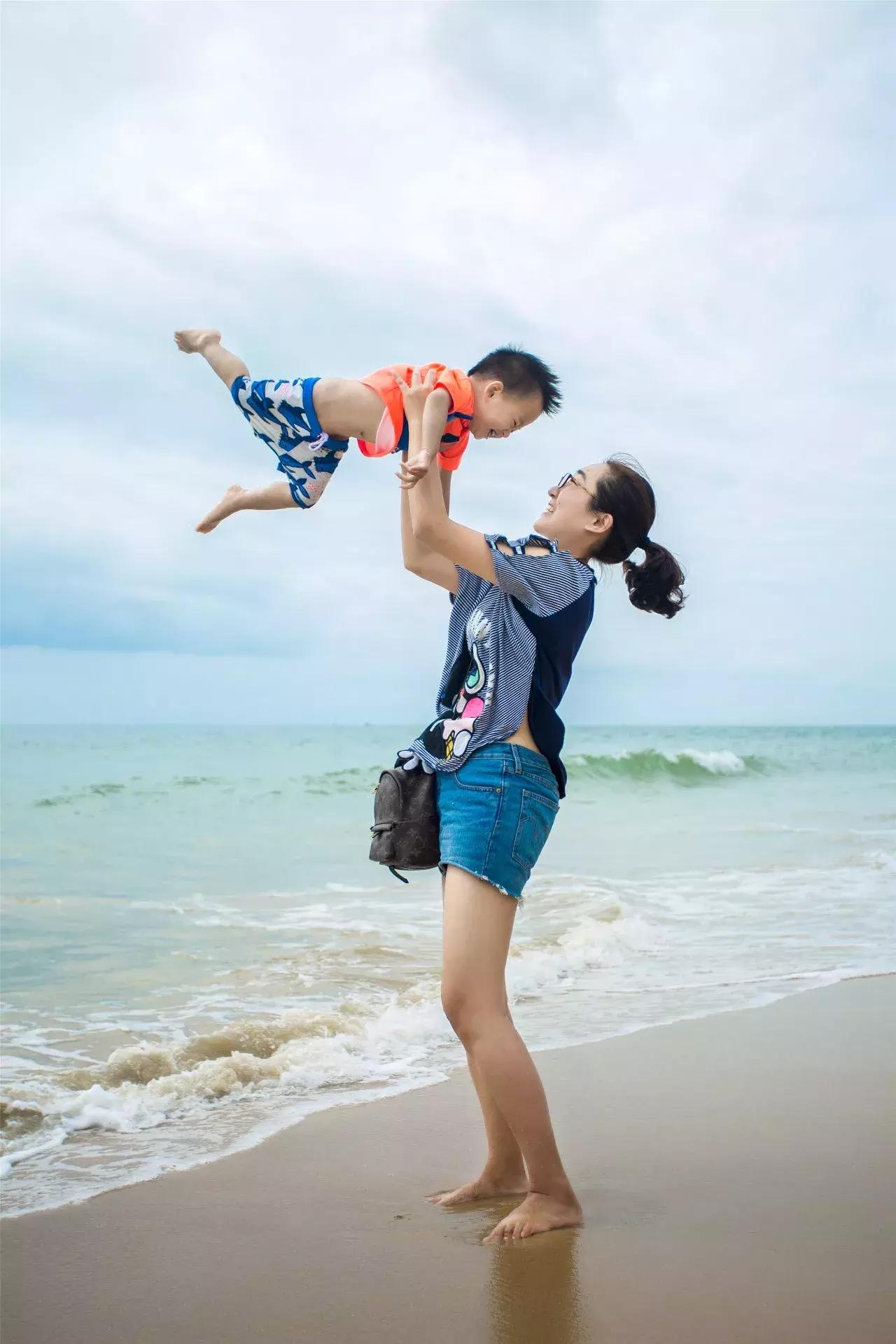 郑州耿直大妞美国开店,包下机舱,签了48个世界知名母婴品牌代理